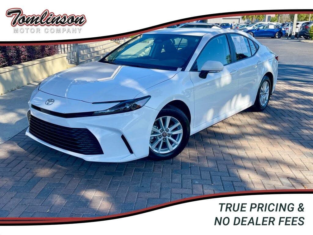 2025 Toyota Camry LE FWD