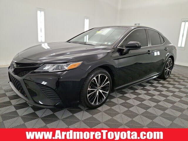 2019 Toyota Camry SE FWD