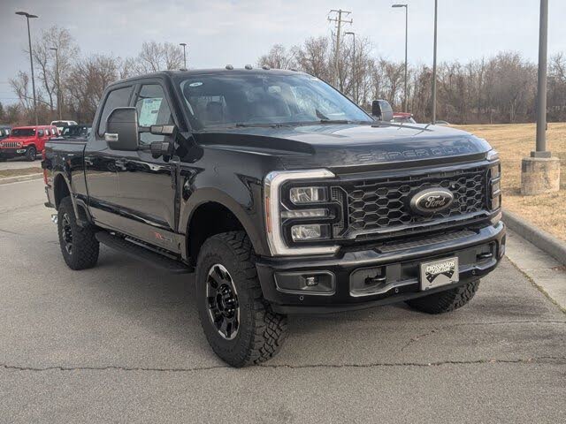 2025 Ford F-350 Super Duty Lariat Crew Cab 4WD