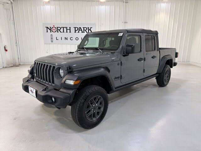 2022 Jeep Gladiator Sport Crew Cab 4WD