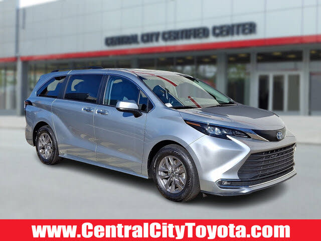2024 Toyota Sienna XLE 7-Passenger FWD