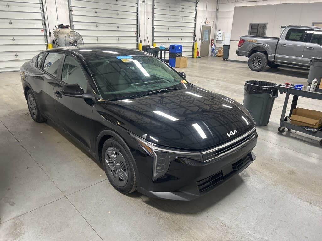 2025 Kia K4 LX FWD
