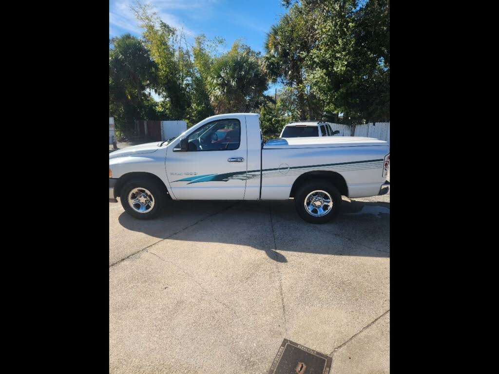 2002 Dodge RAM 1500 ST RWD