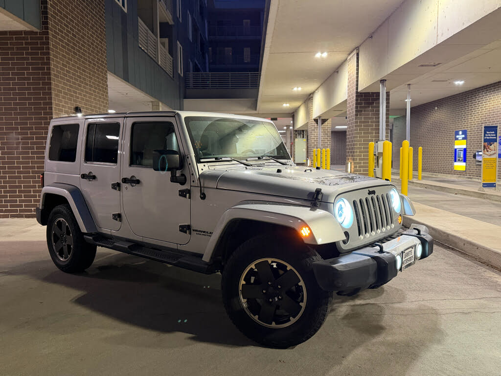2012 Jeep Wrangler Unlimited Sahara 4WD