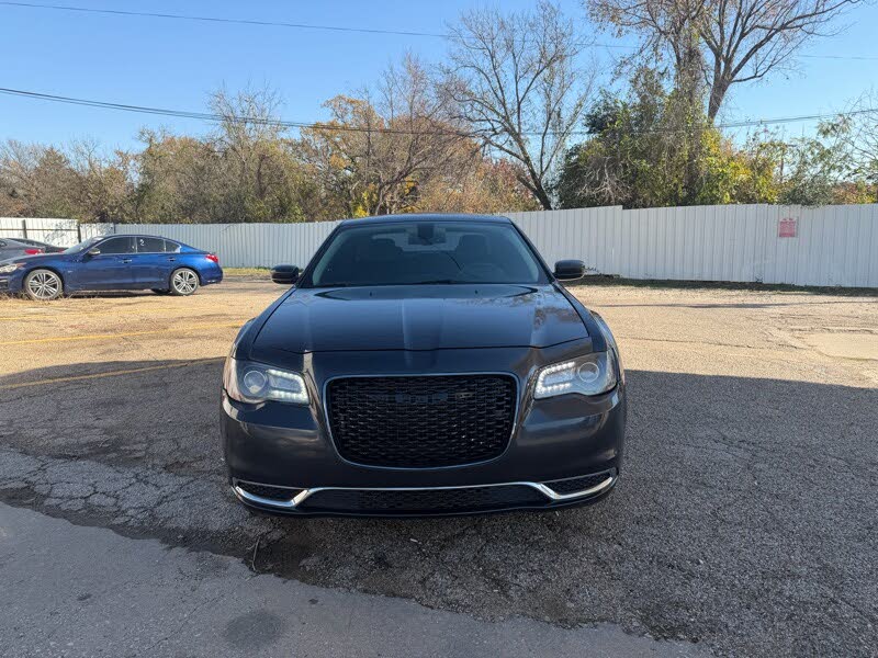 2016 Chrysler 300 Limited RWD