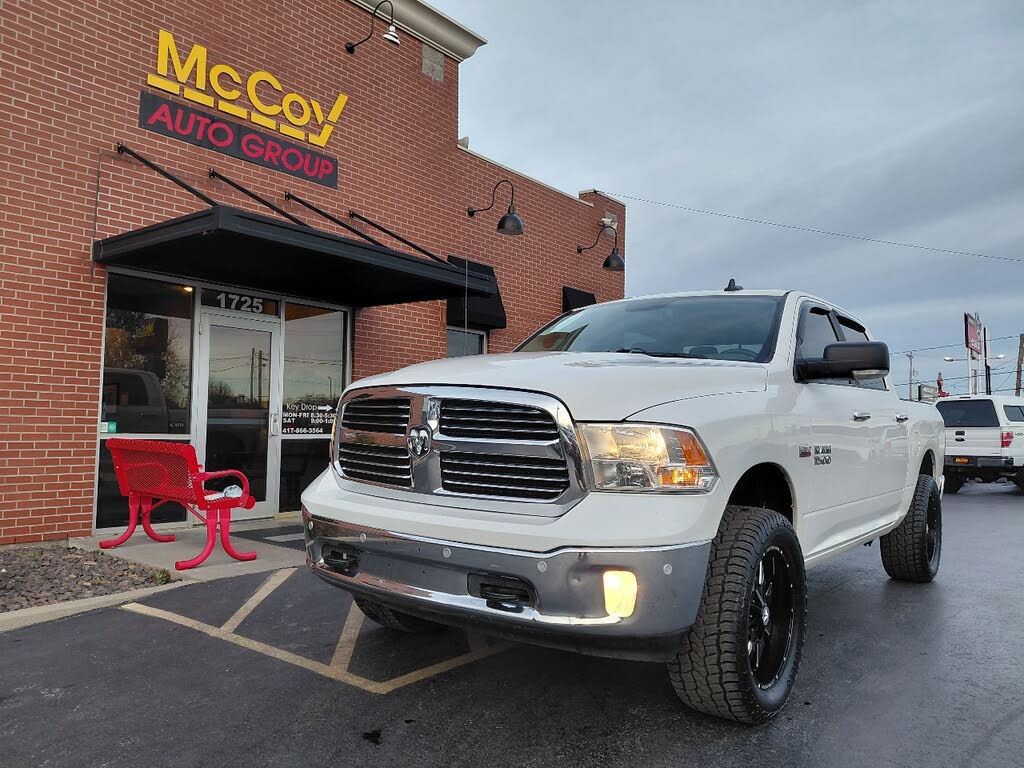 2017 RAM 1500 SLT Crew Cab 4WD