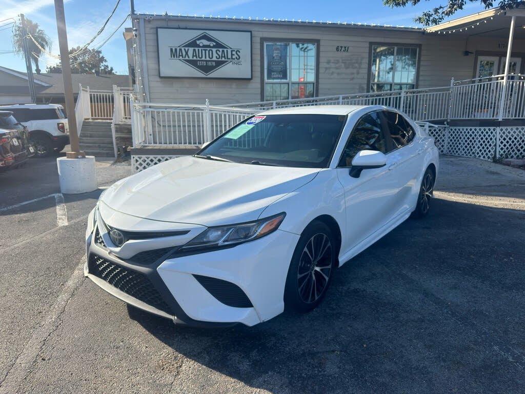 2020 Toyota Camry SE FWD