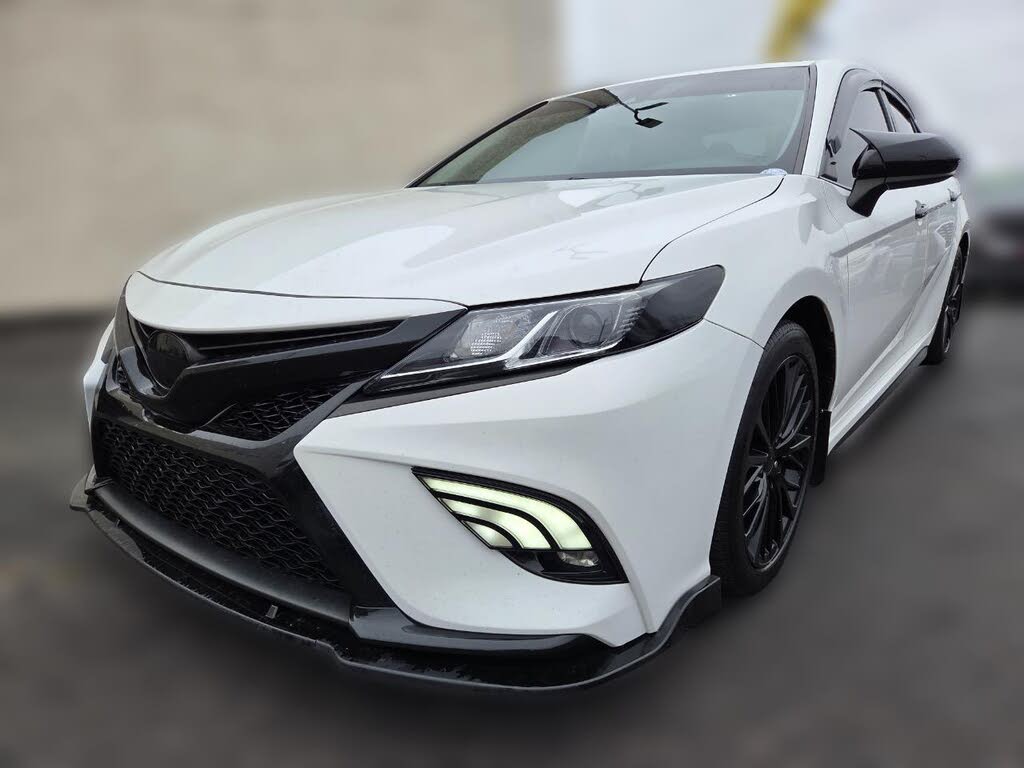 2020 Toyota Camry SE Nightshade AWD