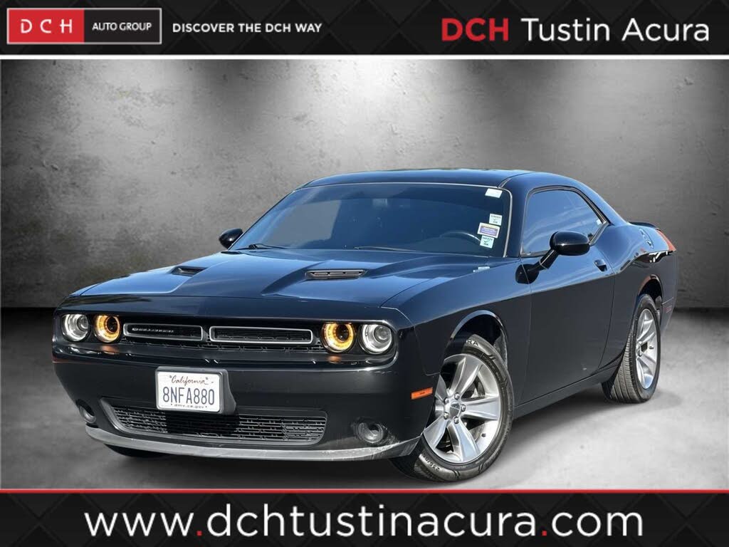 2018 Dodge Challenger SXT RWD