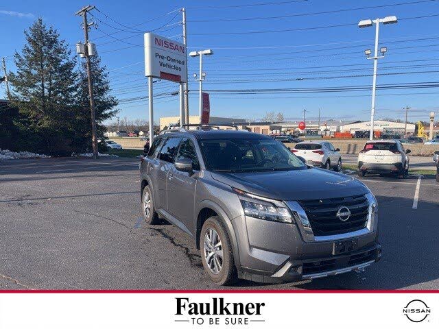 2023 Nissan Pathfinder SL 4WD