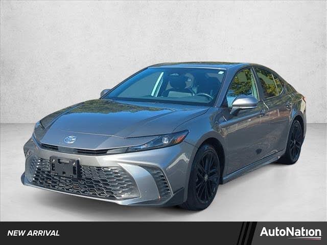 2025 Toyota Camry SE FWD