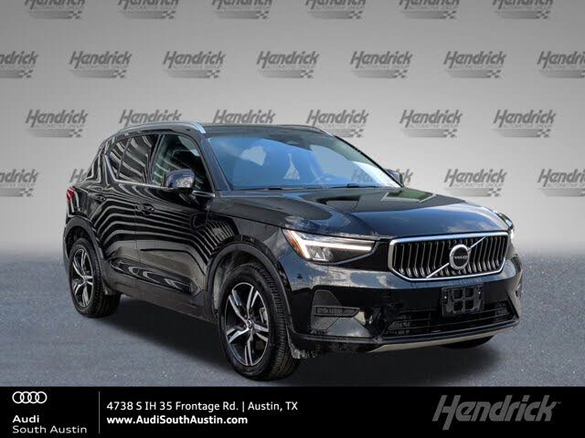 2025 Volvo XC40 B5 Core Bright Theme AWD