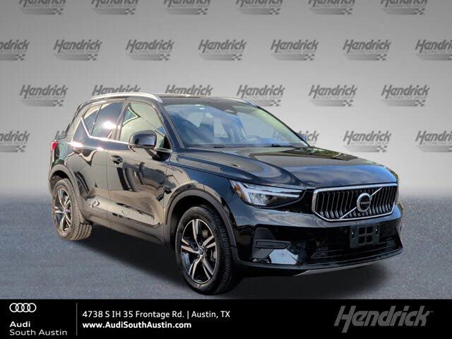 2025 Volvo XC40 B5 Core Bright Theme AWD
