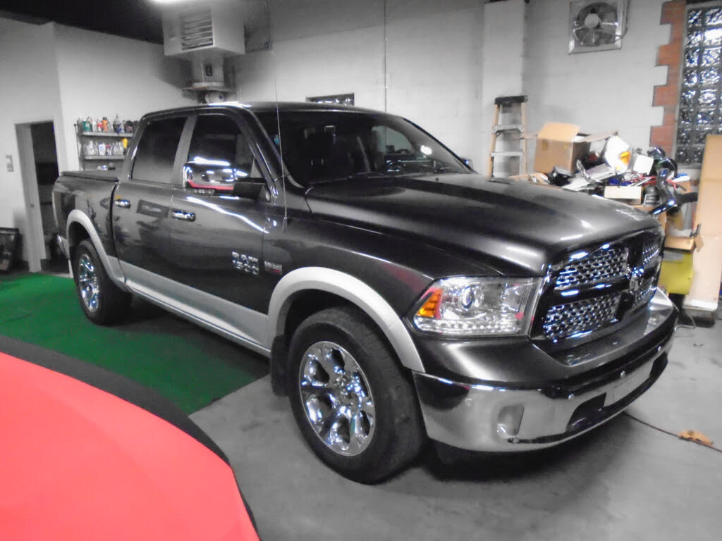 2017 RAM 1500 Laramie Crew Cab 4WD