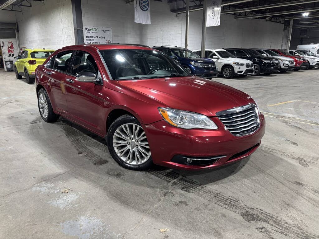2013 Chrysler 200 Limited Sedan FWD