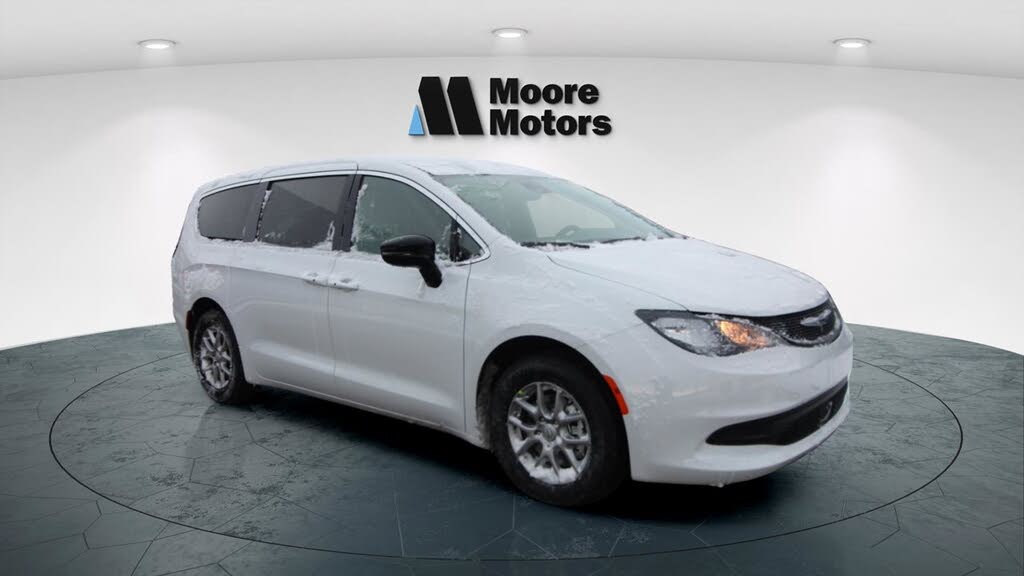 2026 Chrysler Voyager LX FWD