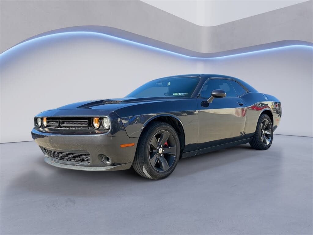 2017 Dodge Challenger SXT RWD