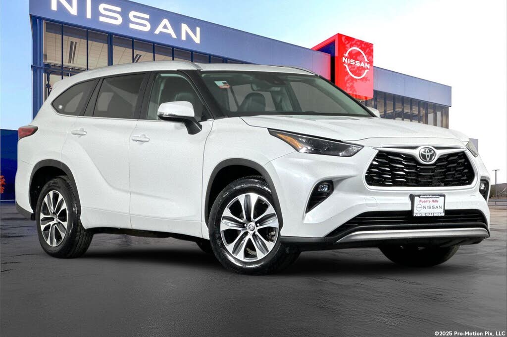 2023 Toyota Highlander L FWD