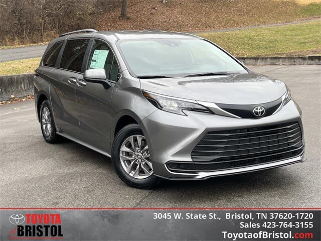 2026 Toyota Sienna LE 8-Passenger FWD