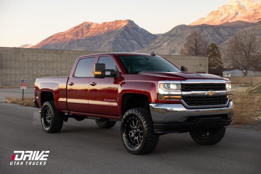 2018 Chevrolet Silverado 1500 LT Crew Cab 4WD