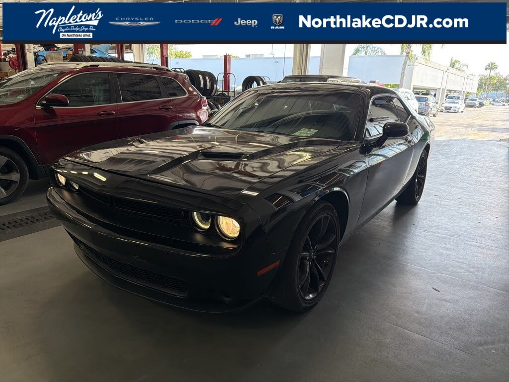 2018 Dodge Challenger SXT RWD