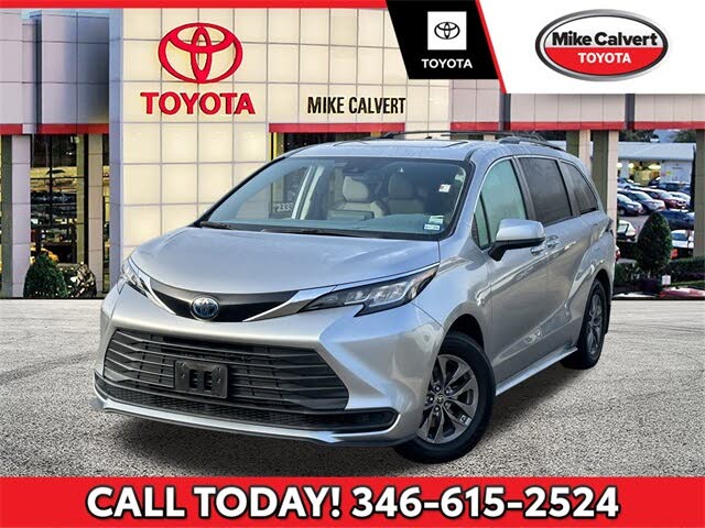 2022 Toyota Sienna LE 8-Passenger FWD