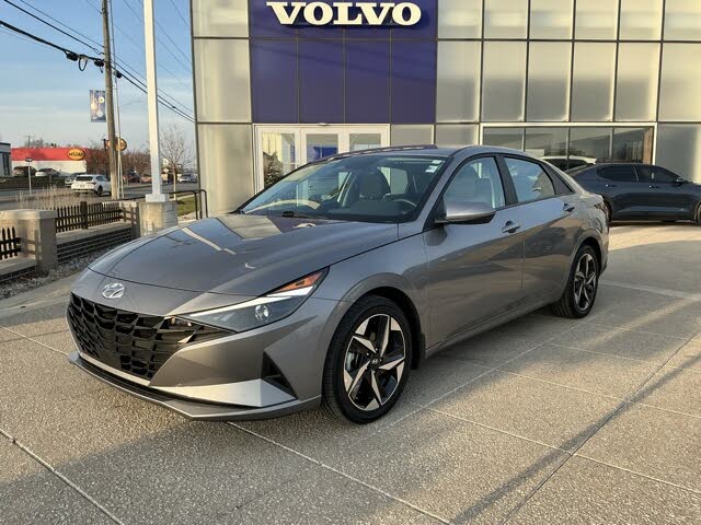 2023 Hyundai Elantra SEL FWD