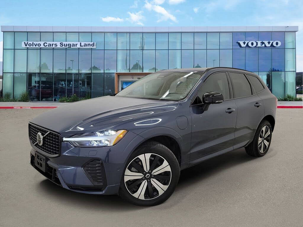 2024 Volvo XC60 Recharge T8 Plus Dark Theme eAWD