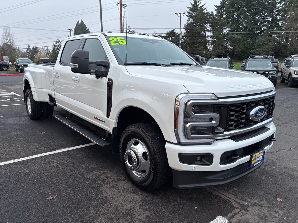 2025 Ford F-350 Super Duty Platinum Crew Cab LB DRW 4WD