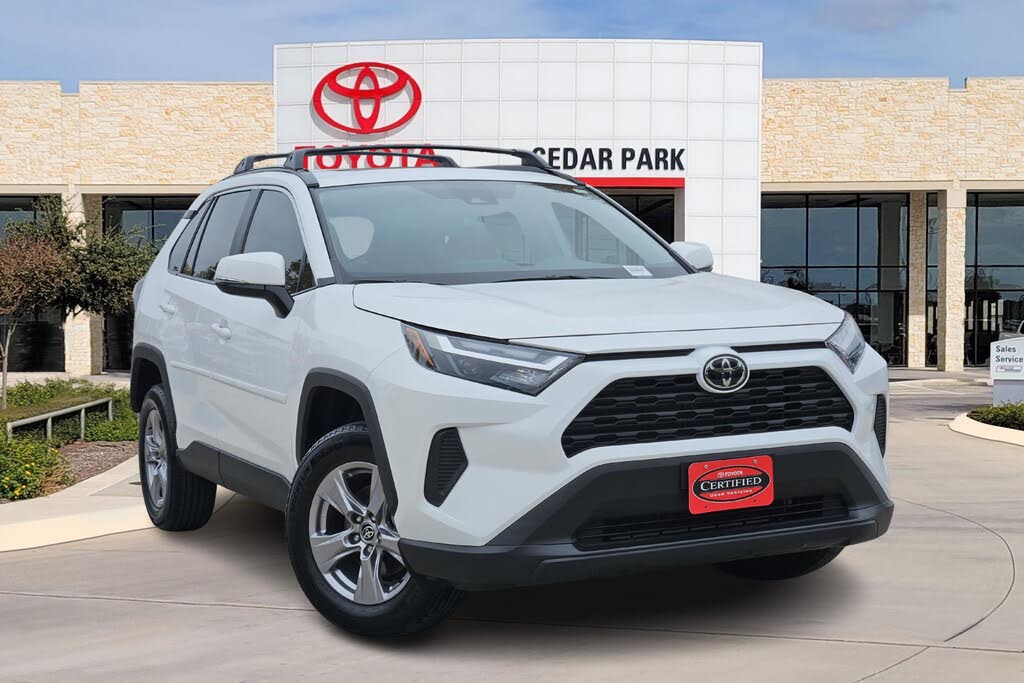 2025 Toyota RAV4 XLE FWD