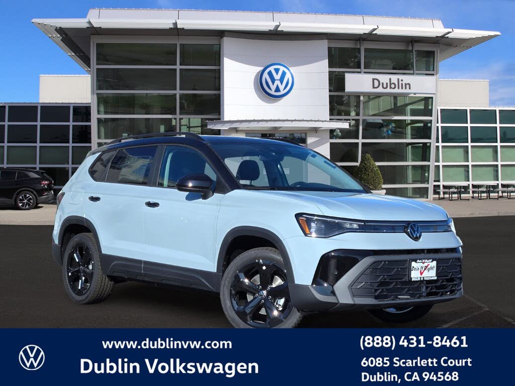 2026 Volkswagen Taos SE Black 4Motion