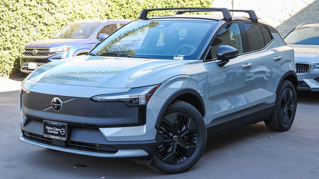 2026 Volvo EX30 Cross Country Twin Ultra eAWD