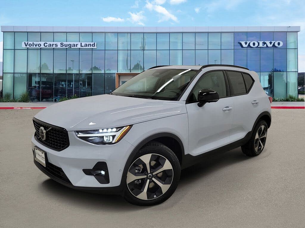 2026 Volvo XC40 B5 Plus AWD