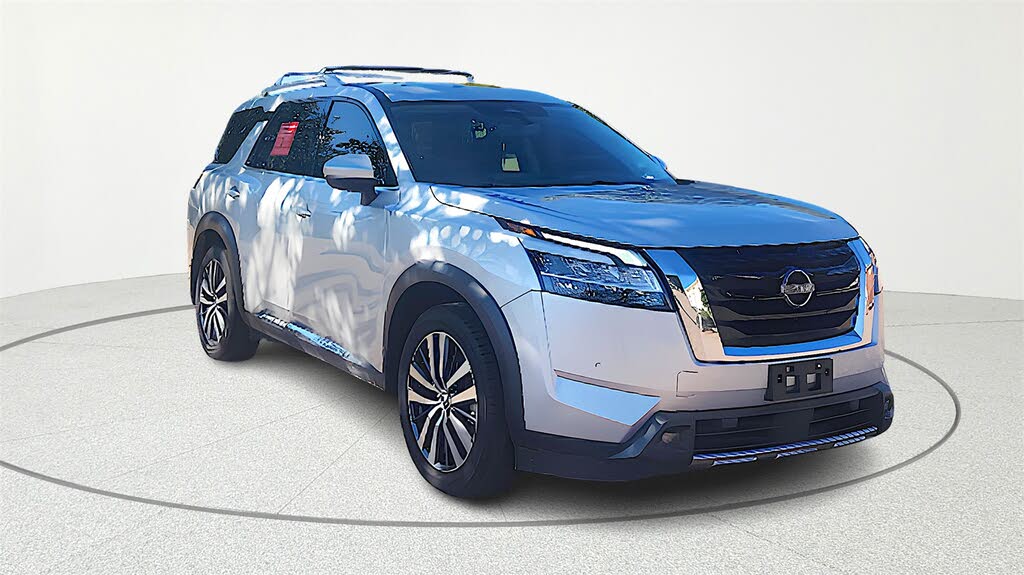 2022 Nissan Pathfinder Platinum FWD