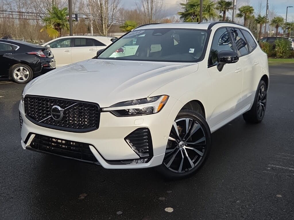 2023 Volvo XC60 B5 Plus Dark Theme AWD
