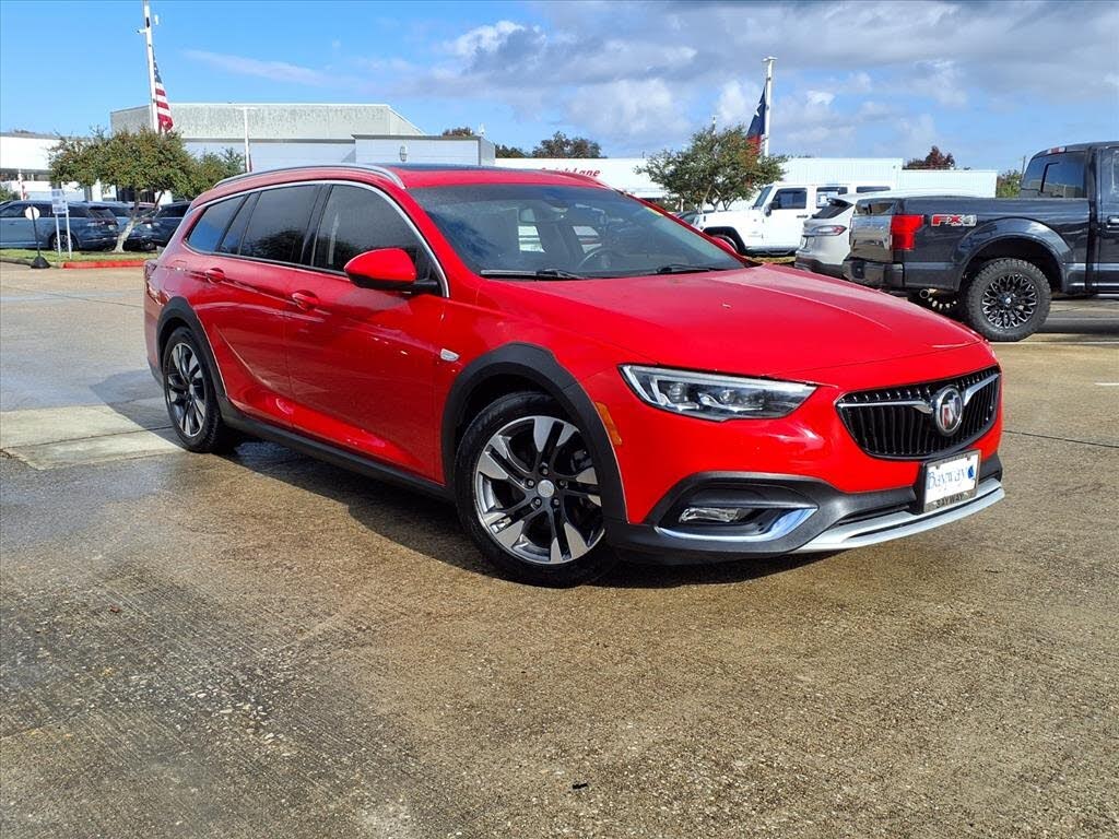 2018 Buick Regal TourX Essence AWD