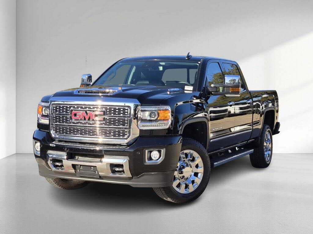 2018 GMC Sierra 2500HD Denali Crew Cab SB 4WD