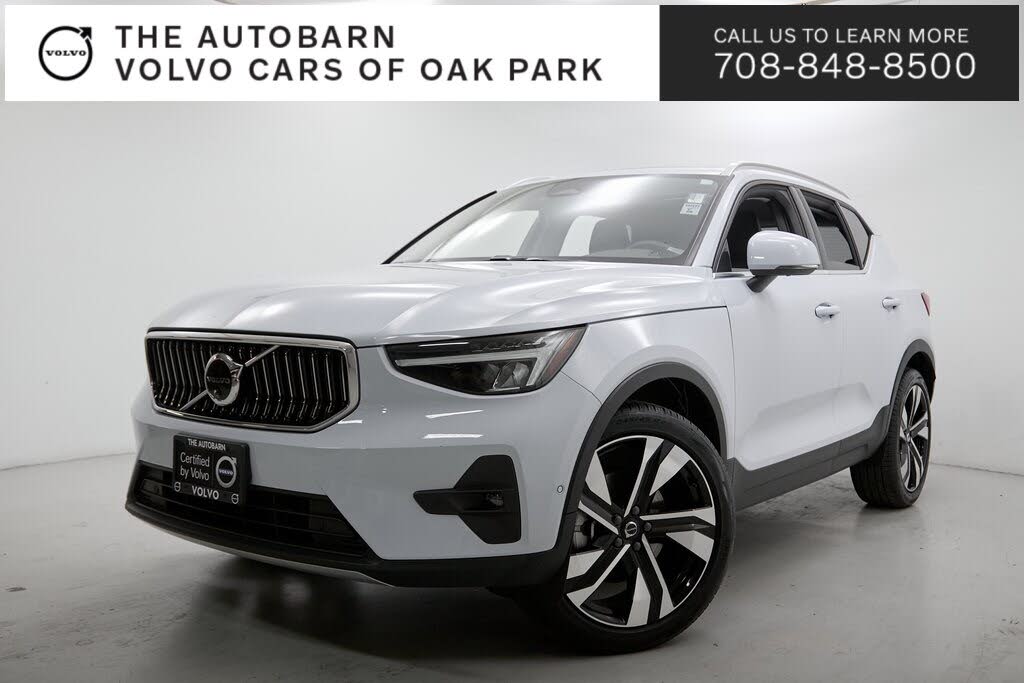 2024 Volvo XC40 B5 Plus Bright Theme AWD
