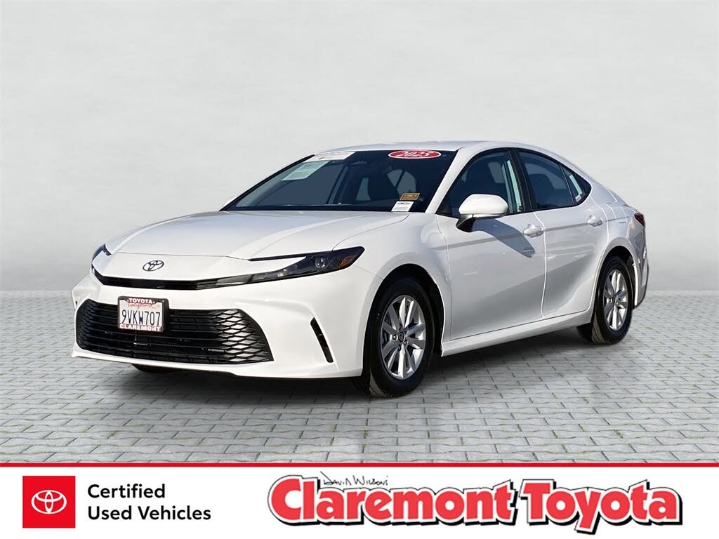 2025 Toyota Camry LE FWD
