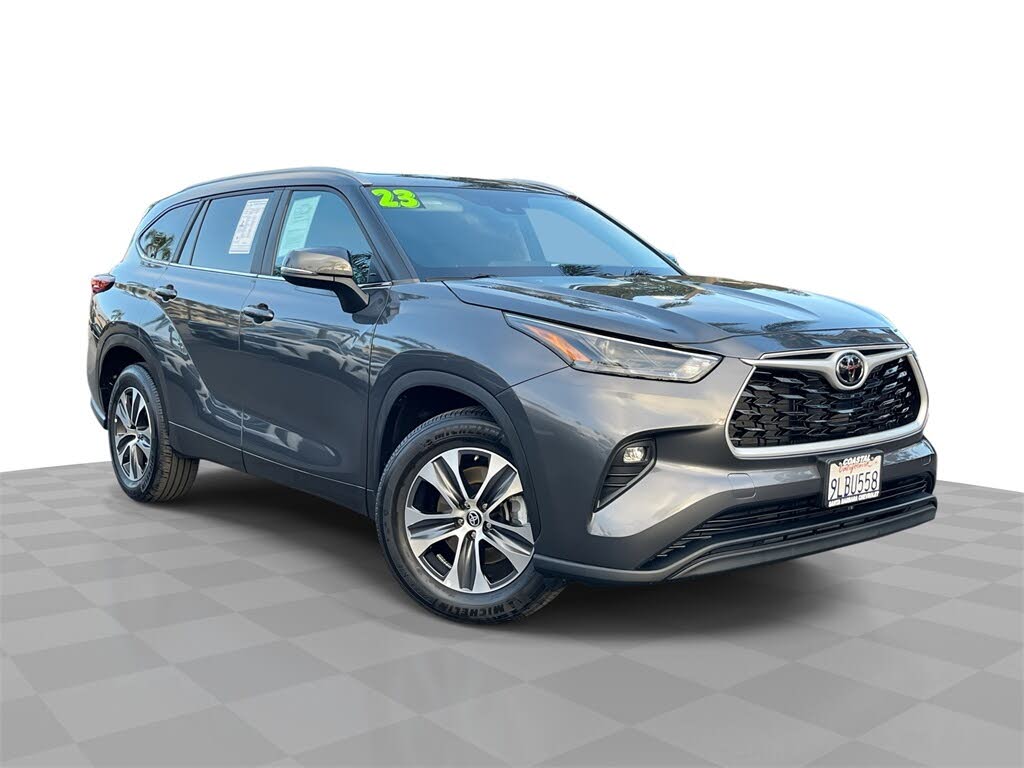 2023 Toyota Highlander XLE FWD