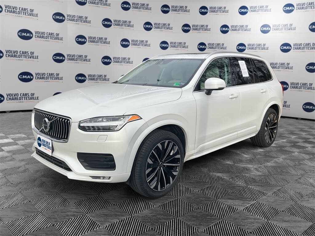 2022 Volvo XC90 T5 Momentum AWD
