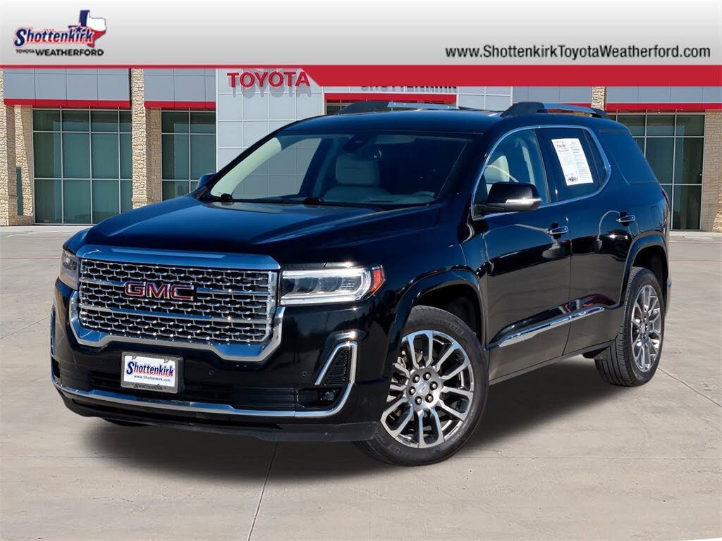2023 GMC Acadia Denali FWD