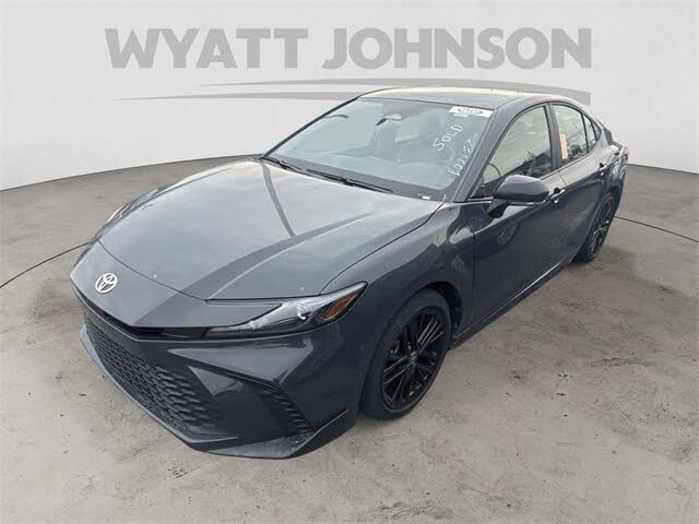 2025 Toyota Camry SE FWD