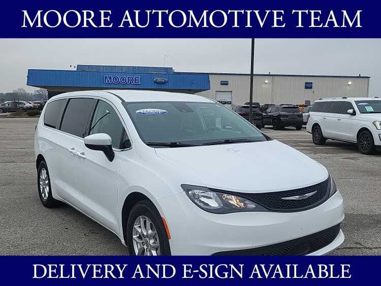 2023 Chrysler Voyager LX FWD