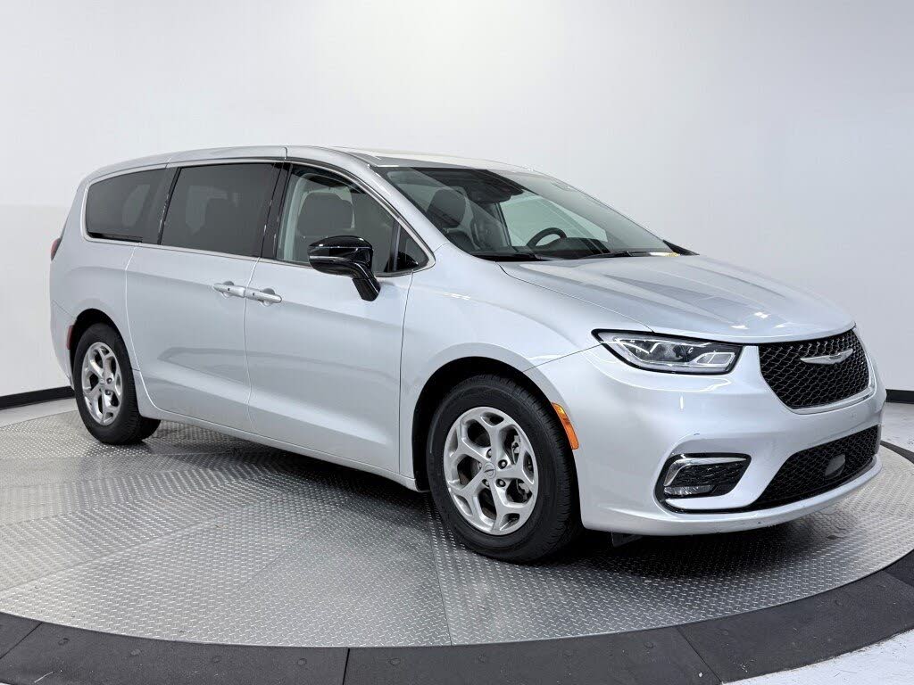 2024 Chrysler Pacifica Limited FWD