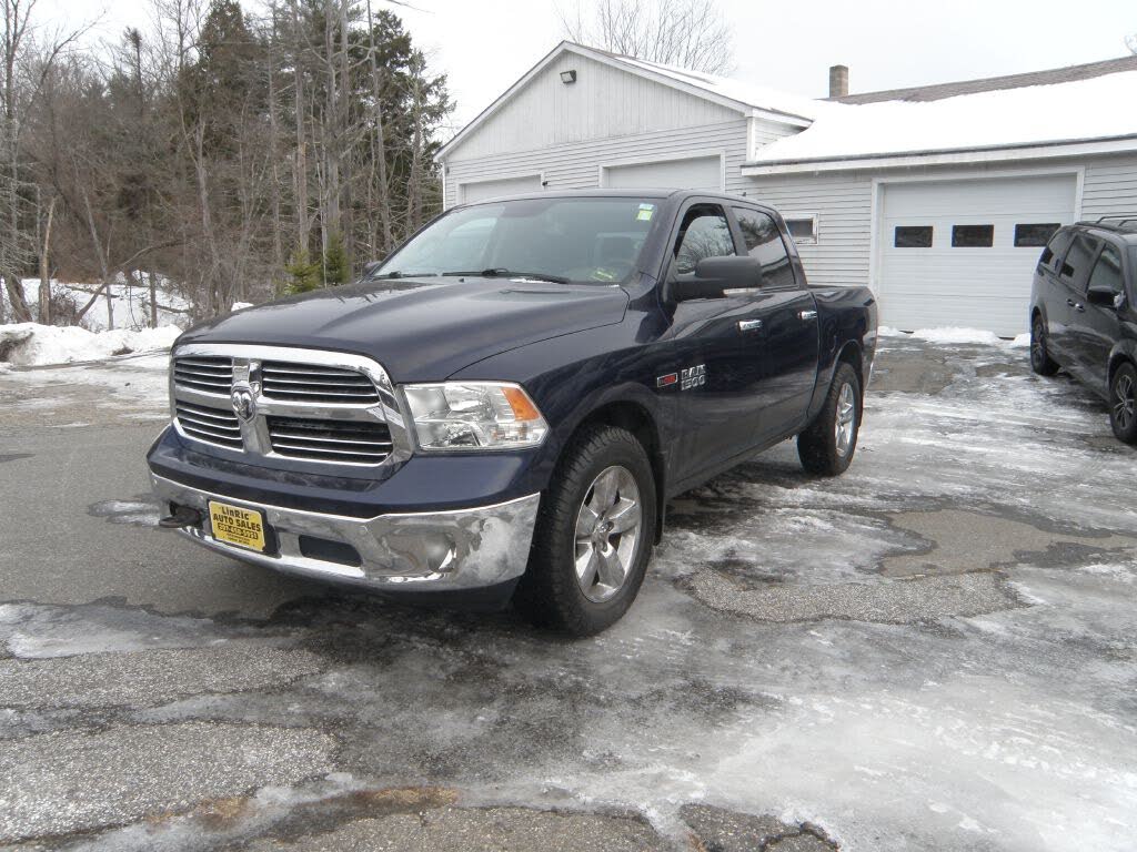 2017 RAM 1500 SLT Crew Cab 4WD