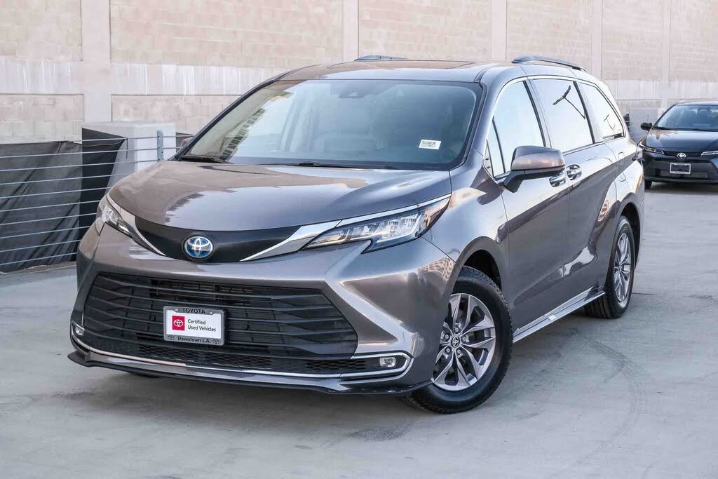 2023 Toyota Sienna XLE 7-Passenger FWD