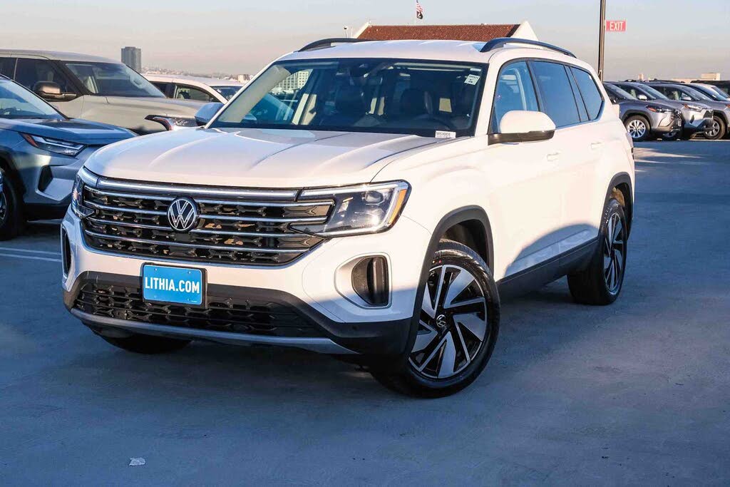 2024 Volkswagen Atlas SE FWD with Technology