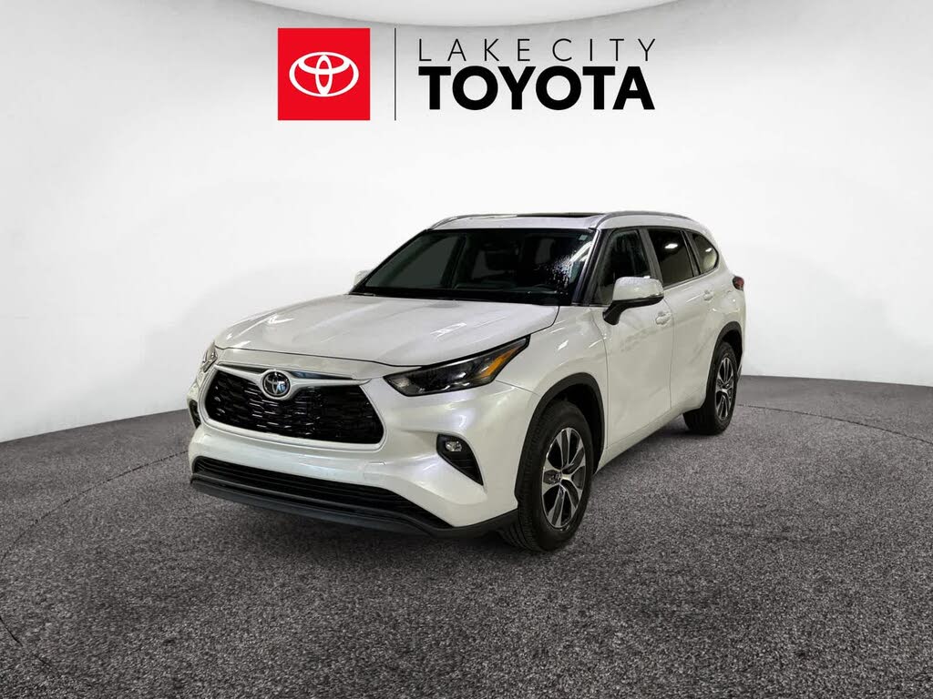 2024 Toyota Highlander XLE FWD