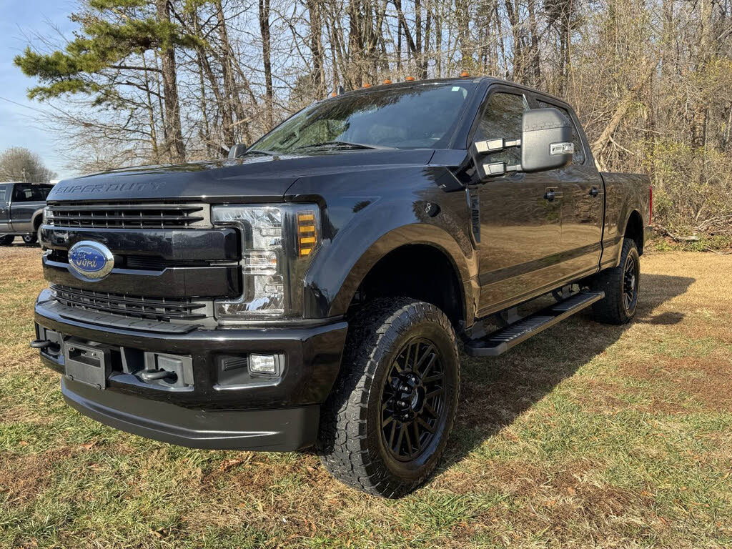 2019 Ford F-250 Super Duty Lariat Crew Cab 4WD